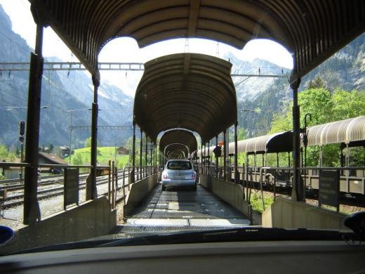 Train you can put cars on